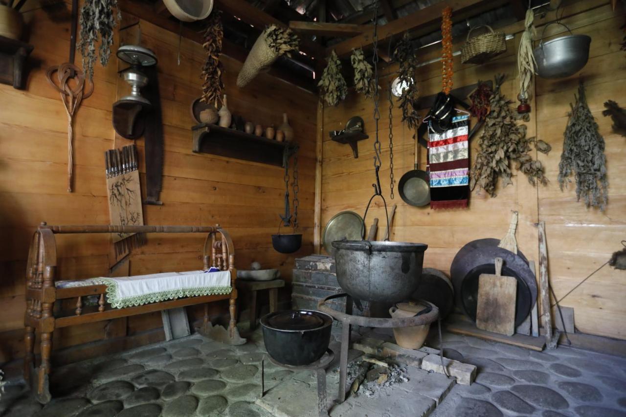 Casa De Khasia Zugdidi Ngoại thất bức ảnh